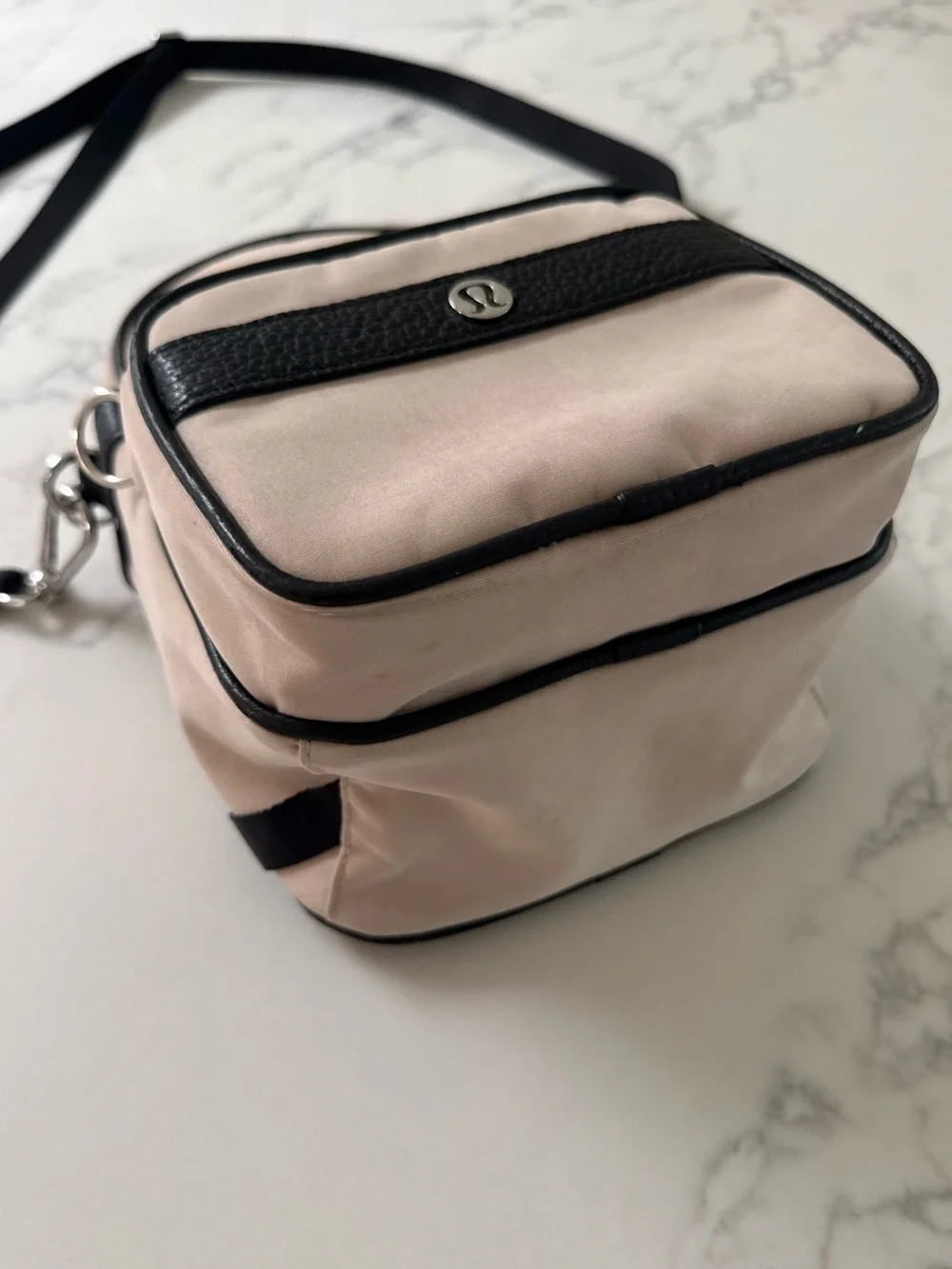 lululemon athletica excellent clean
